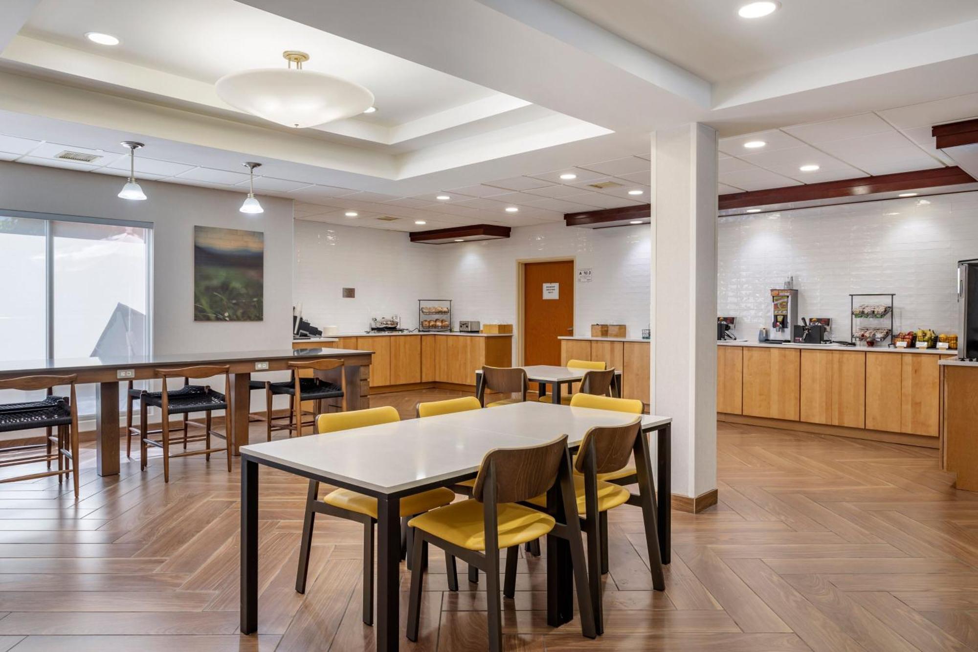 Fairfield Inn & Suites Чероки Екстериор снимка