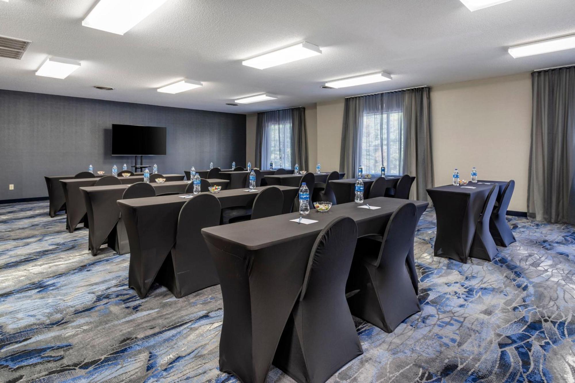 Fairfield Inn & Suites Чероки Екстериор снимка