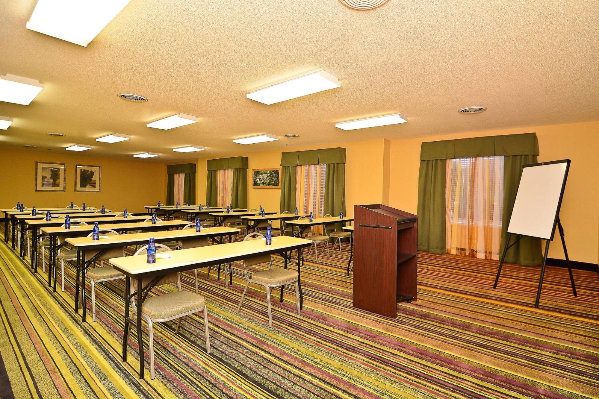 Fairfield Inn & Suites Чероки Екстериор снимка