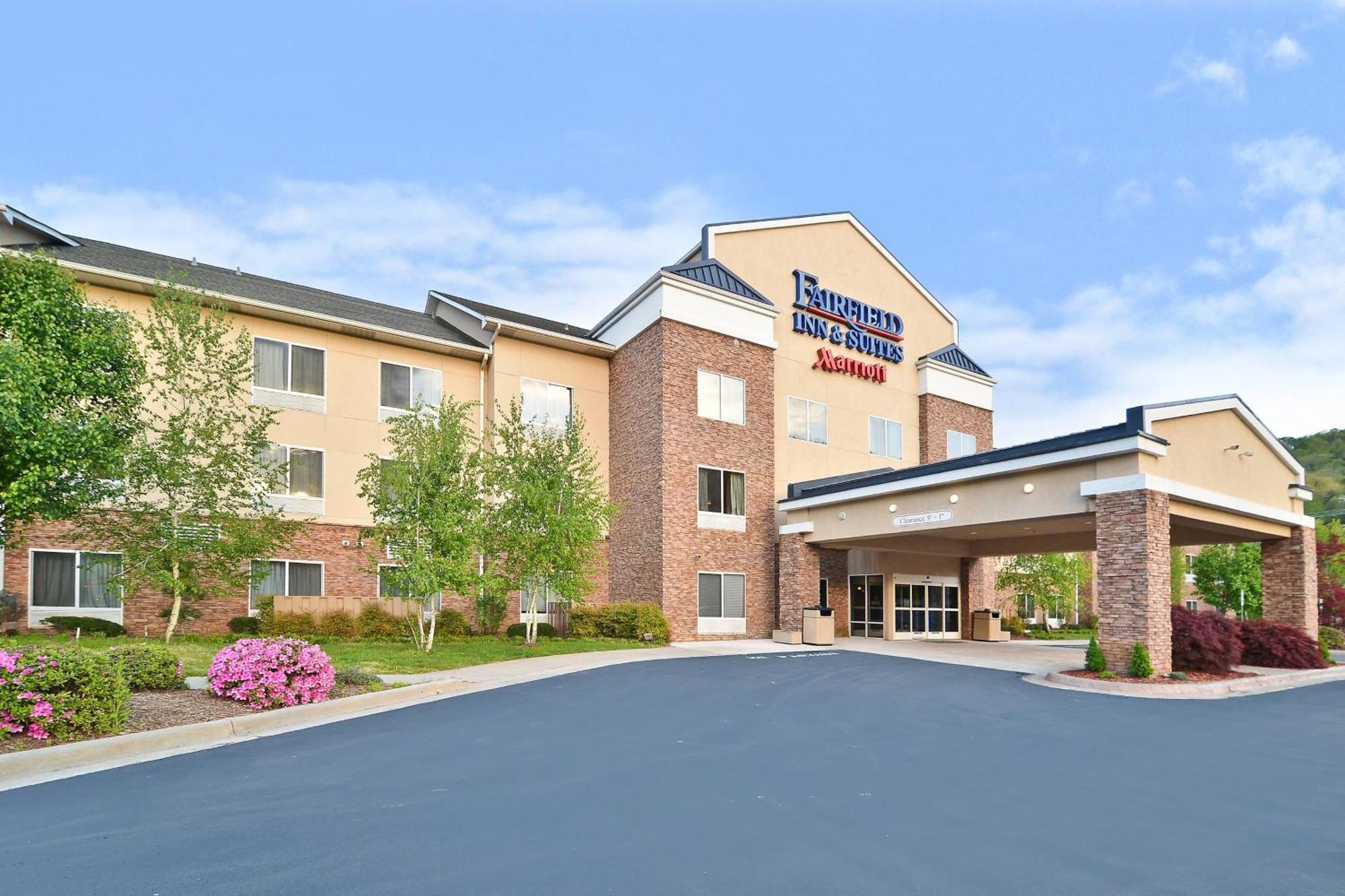 Fairfield Inn & Suites Чероки Екстериор снимка