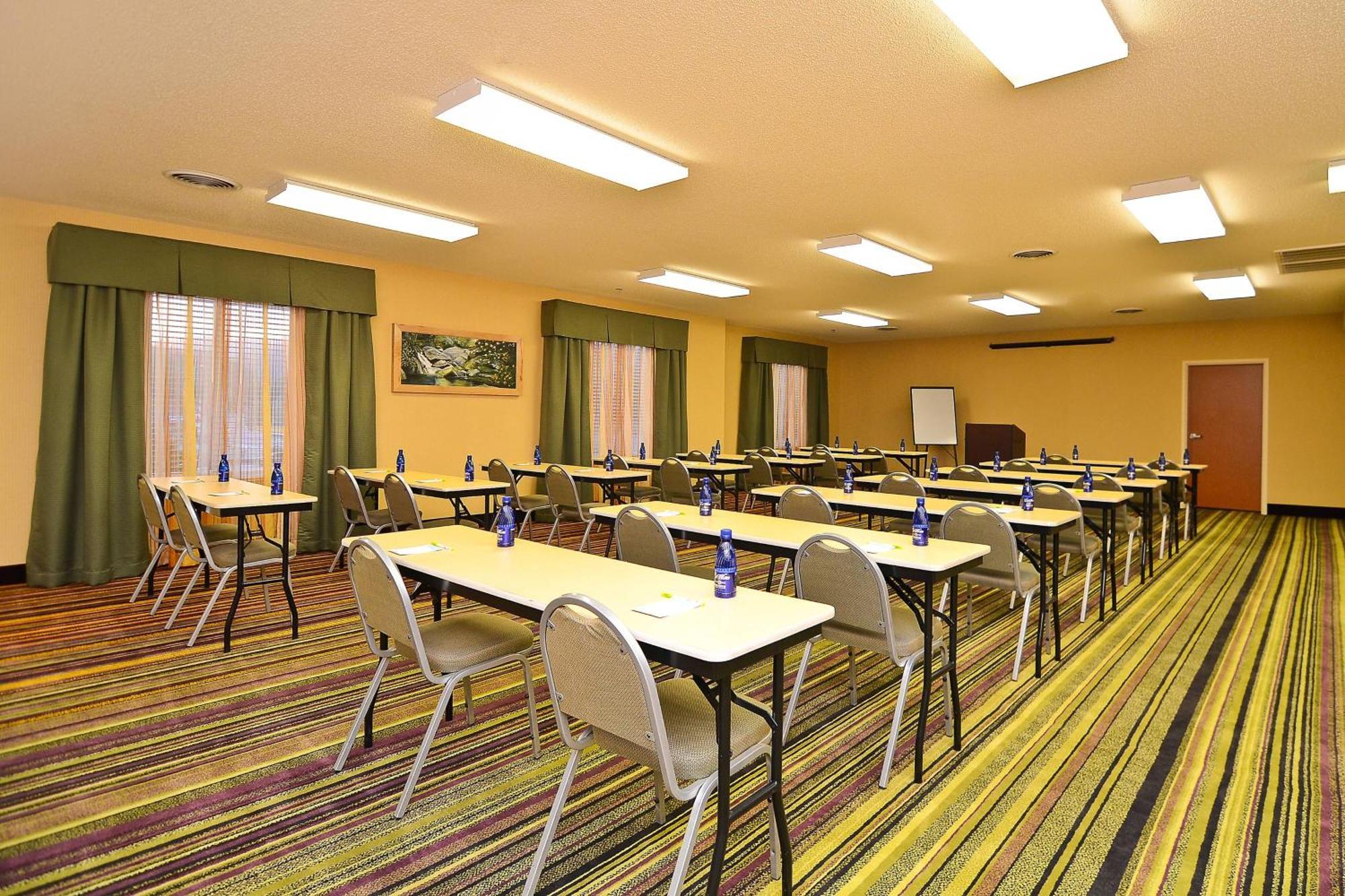 Fairfield Inn & Suites Чероки Екстериор снимка